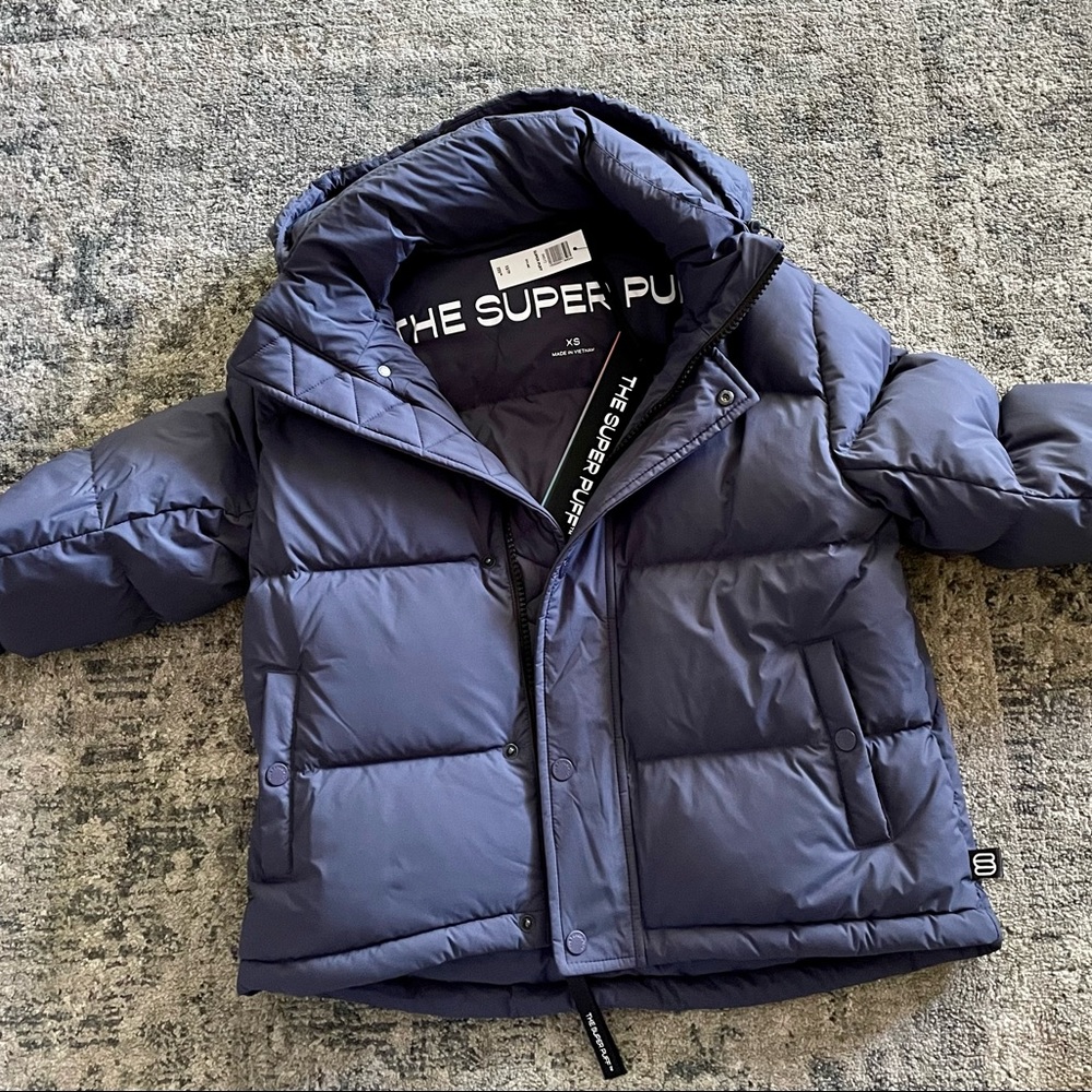 Aritzia Super Puff shorty down coat